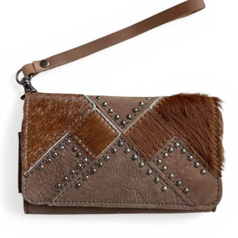 P&G Collection Genuine Leather Cowhide Wristlet Wallet Studded Brown